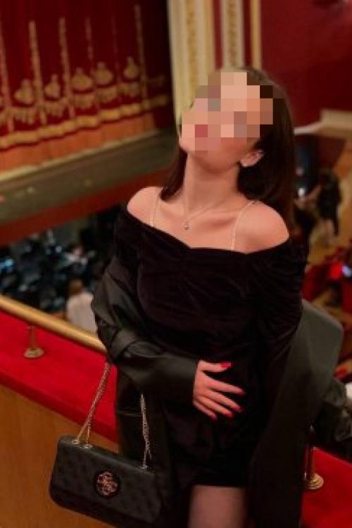 Проститутка Ксюша Инди, Питера у метро Девяткино