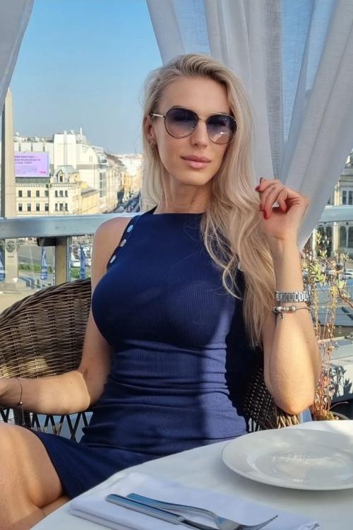 Проститутка София, СПб у метро Чкаловская