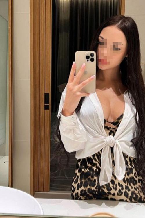 Проститутка Аделина Инди, в Питере у метро Дунайская