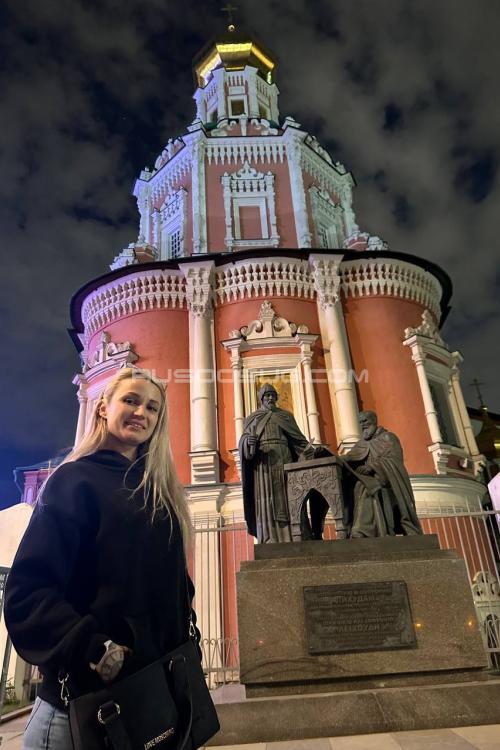 Проститутка Диана, Питера у метро Московская